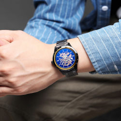 Fashionable Men's Steel Strap Watch Black Gold Dial